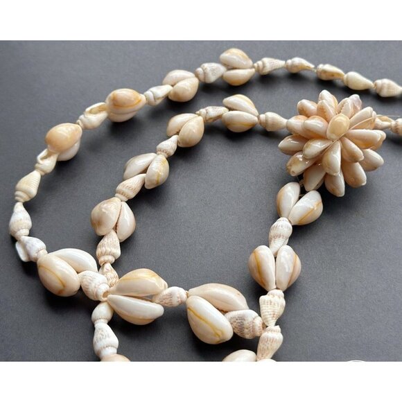 Hawaiian Cowrie Shell Hand-Crafted Vintage 24" Thick Floral Lei Necklace - Picture 4 of 8